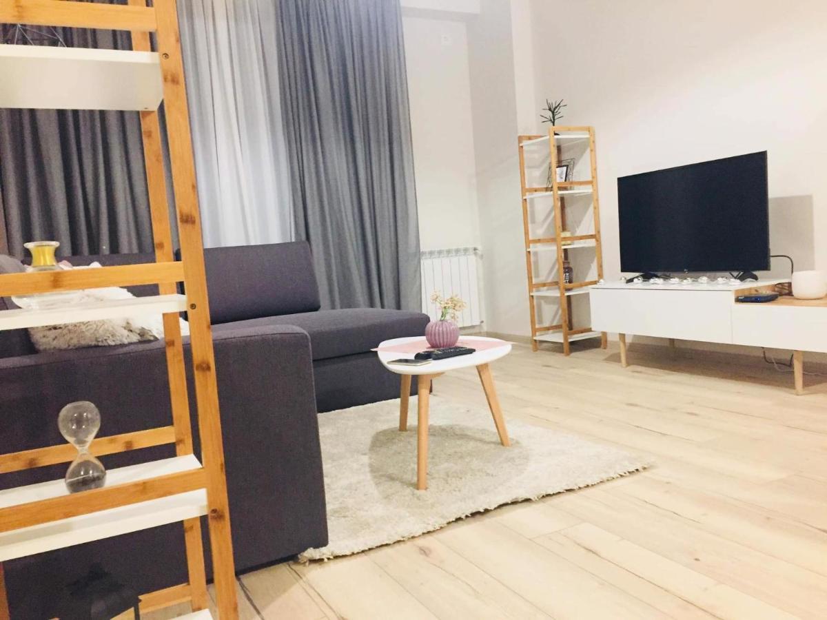 Sol'S M2 White Modern Apartments Tbilisi Eksteriør billede