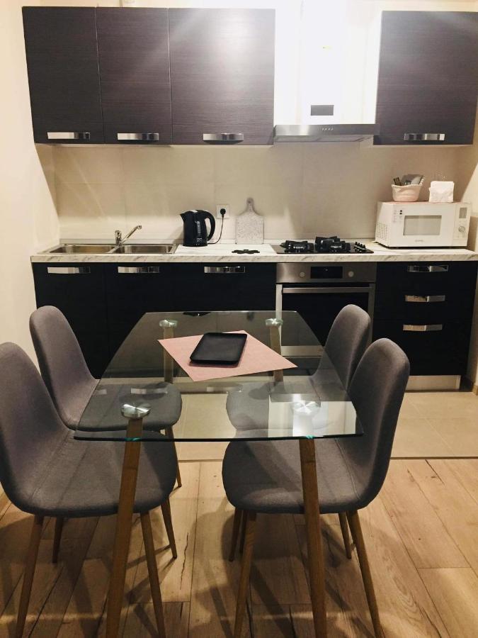 Sol'S M2 White Modern Apartments Tbilisi Eksteriør billede