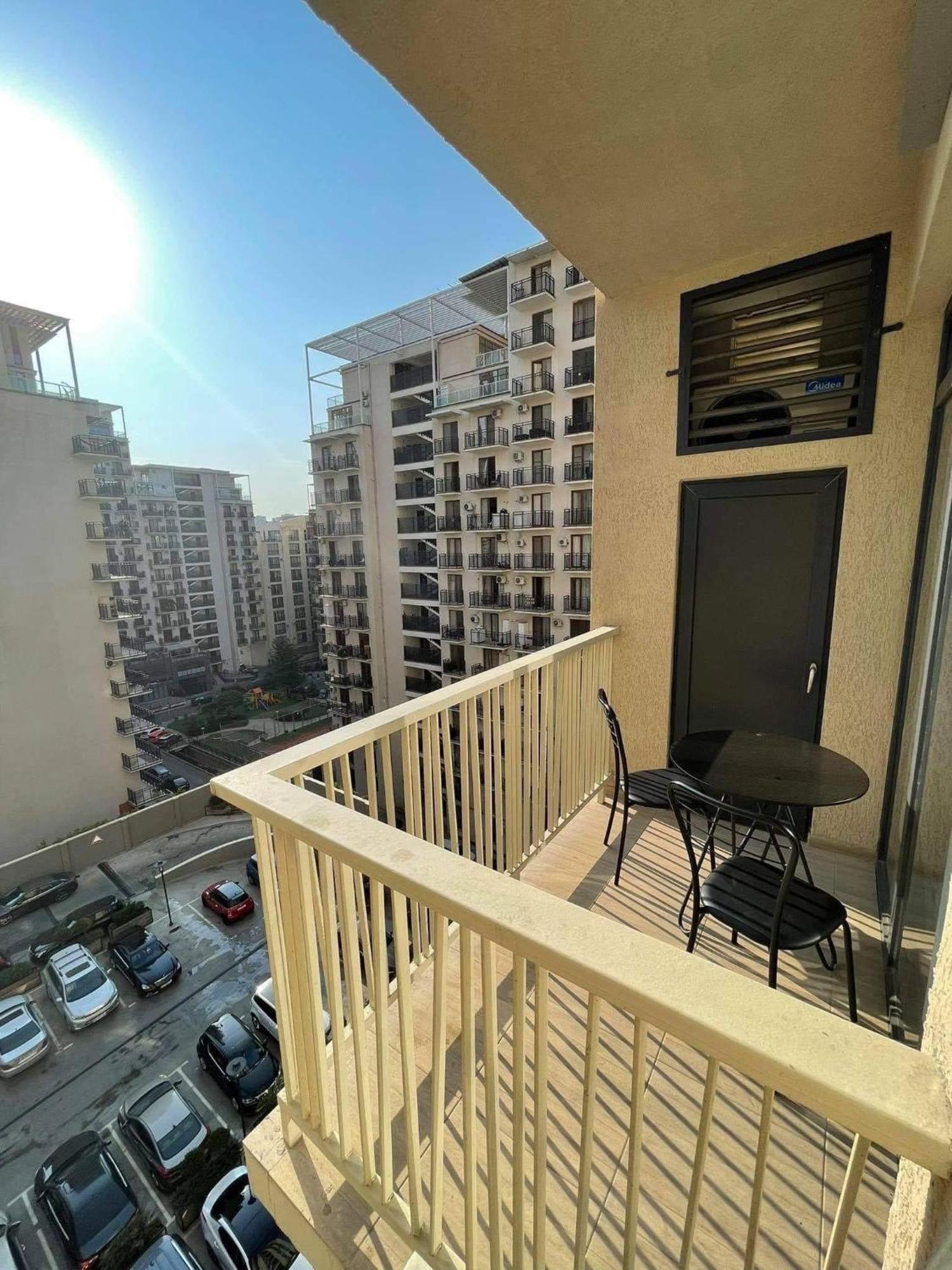 Sol'S M2 White Modern Apartments Tbilisi Eksteriør billede
