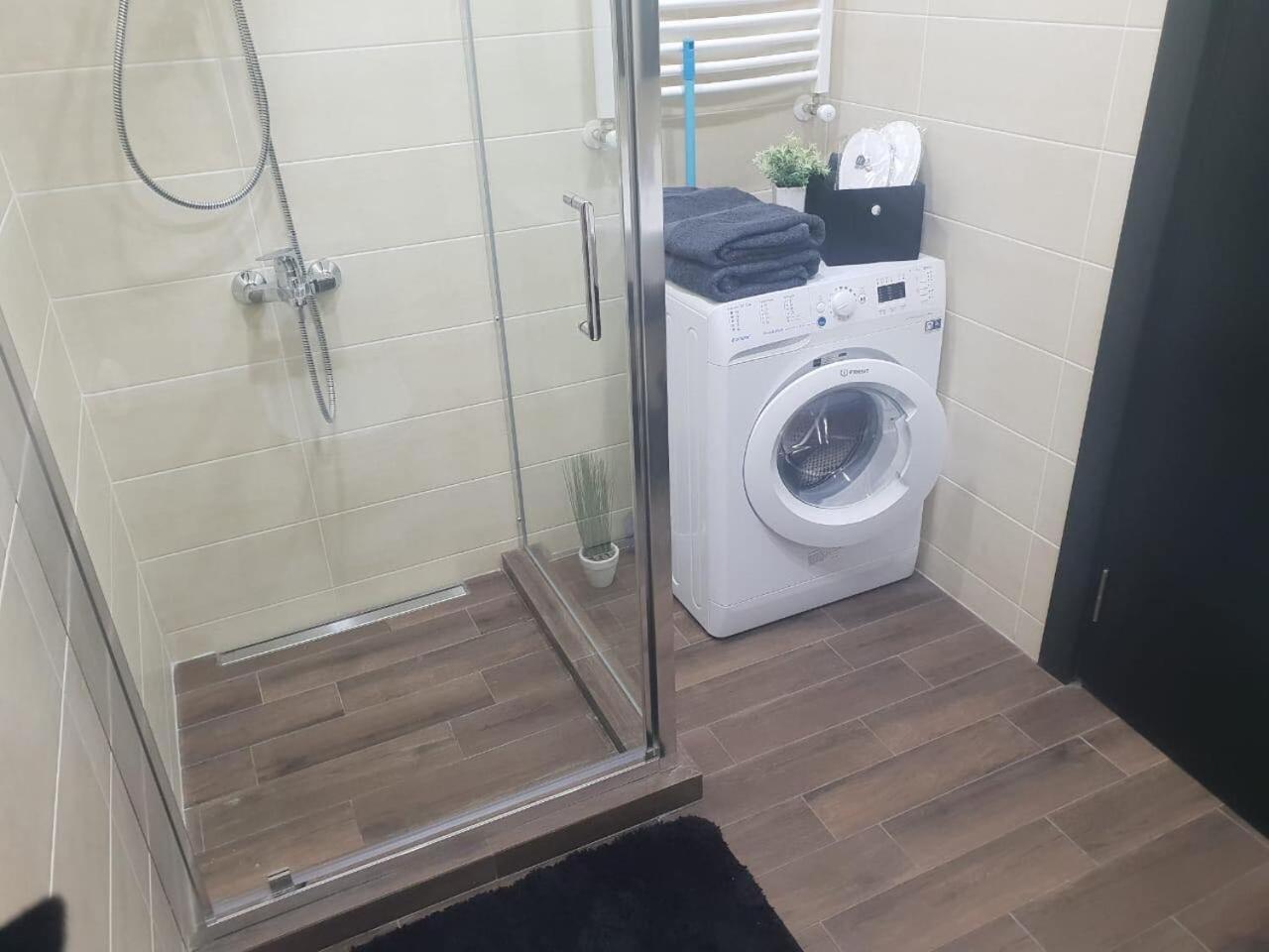 Sol'S M2 White Modern Apartments Tbilisi Eksteriør billede